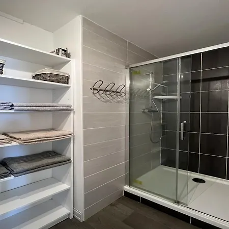 Quiet 4-room With View Apartment *