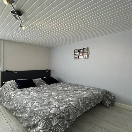 Quiet 4-room With View Lejlighed *